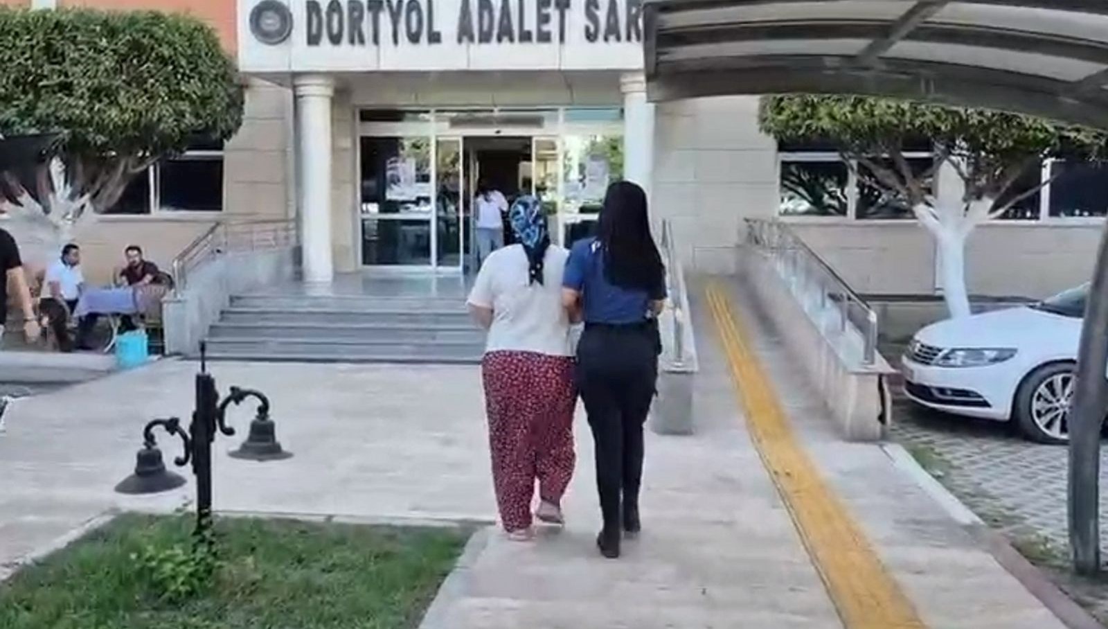 dortyolda uyusturucu taciri kadin tutuklandi KbQ2Xy5n