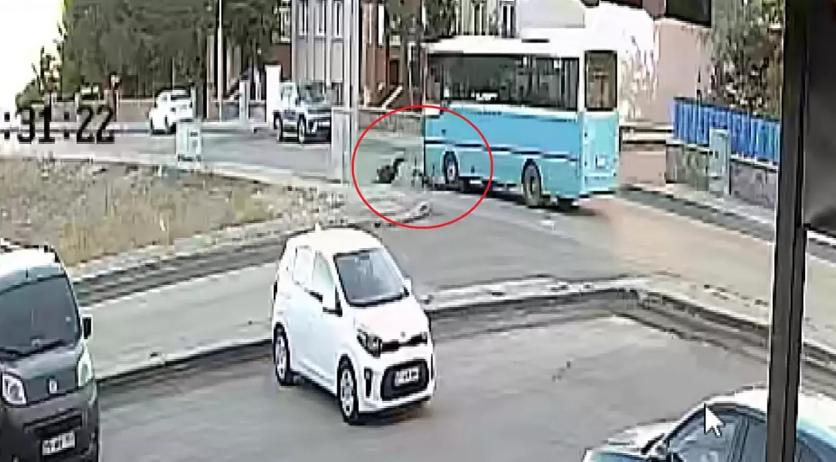 erzurumda bisikletli cocuga otobus carpti 84W6wiD6