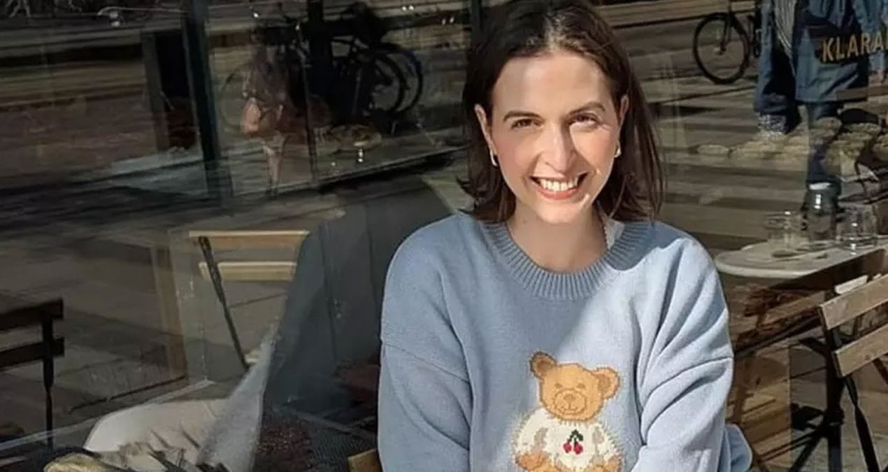 ise ucakla gidip geliyor sebebini duyan sasip kaliyor 3H7Sq5rX