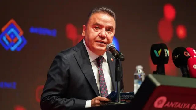 chp koridorlarinda kriz buyuyor muhittin bocek etkin pismanliktan yararlanacak iddiasi n2d58QR2.webp