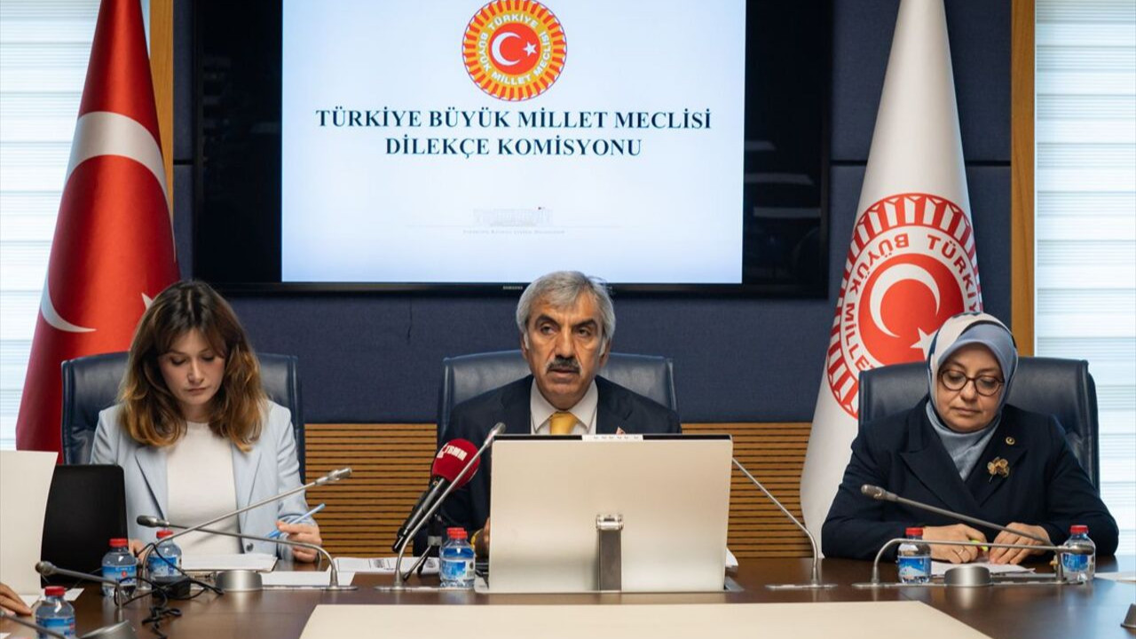 Akran zorbaligi meclis gundeminde alt komisyon raporu kabul edildi PHmXXdLj